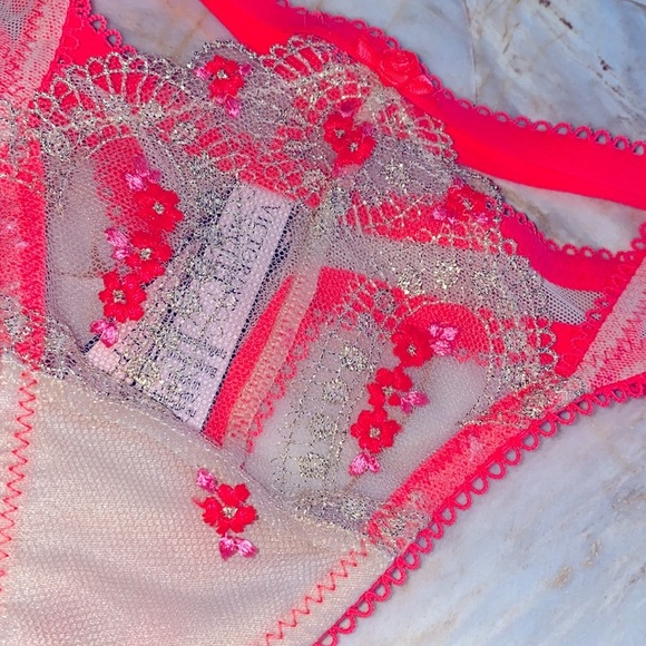 New VS DREAM ANGELS Sweetheart Strappy Thong Panty Small - Picture 5 of 12